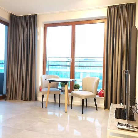 Apartamento Luxusowy Apartament Klimczaka Varsovia Exterior foto